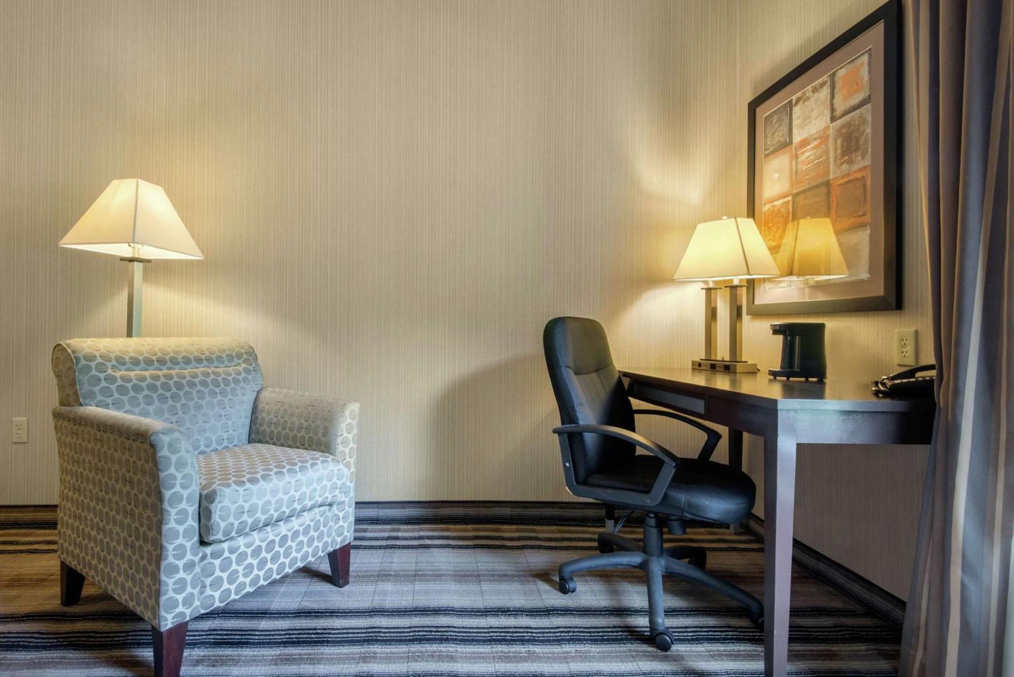 Hampton Inn Meadville Esterno foto