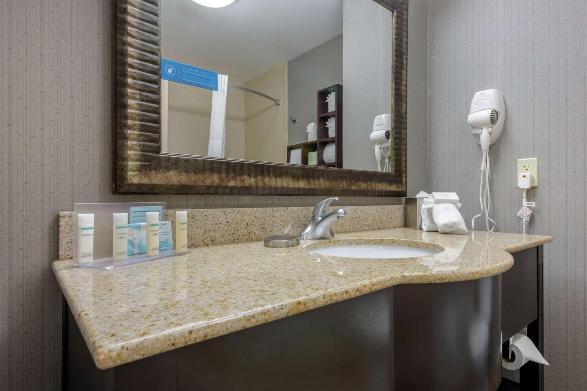 Hampton Inn Meadville Esterno foto